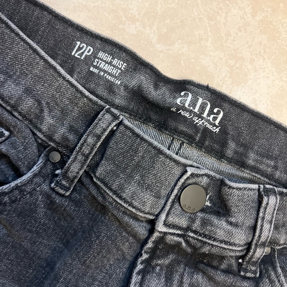 a.n.a a new approach , high rise straight black wash distressed jeans - Picture 6 of 11